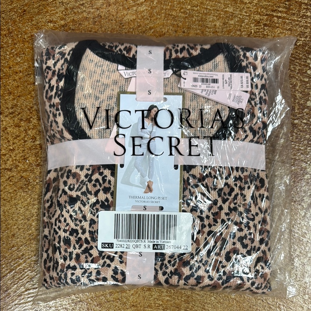 Victoria's Secret Leopard Print Thermal Long Set